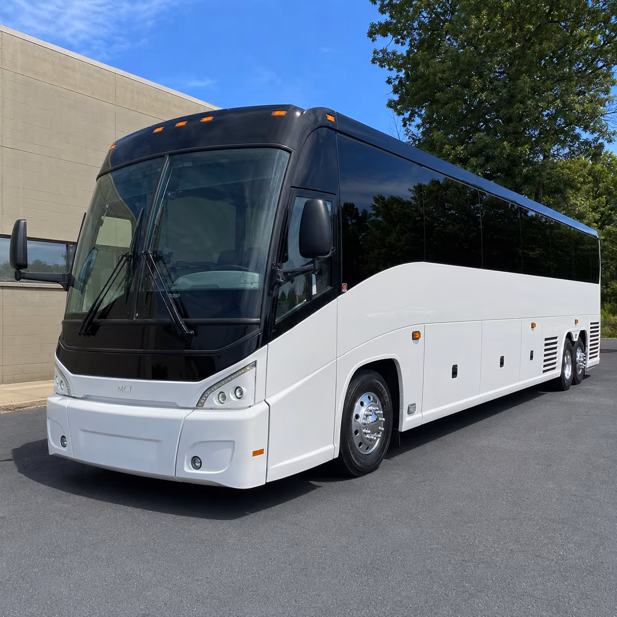 airport shuttle buses for large groups and conventions near bayonne