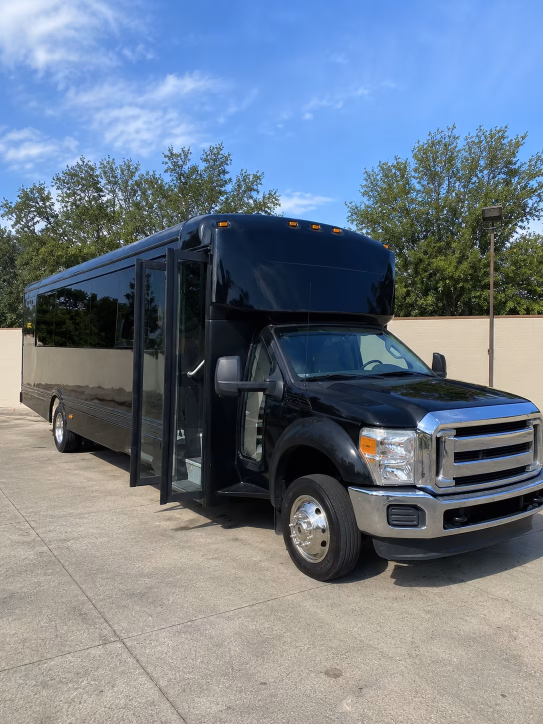 bayonne 20 passenger party bus
