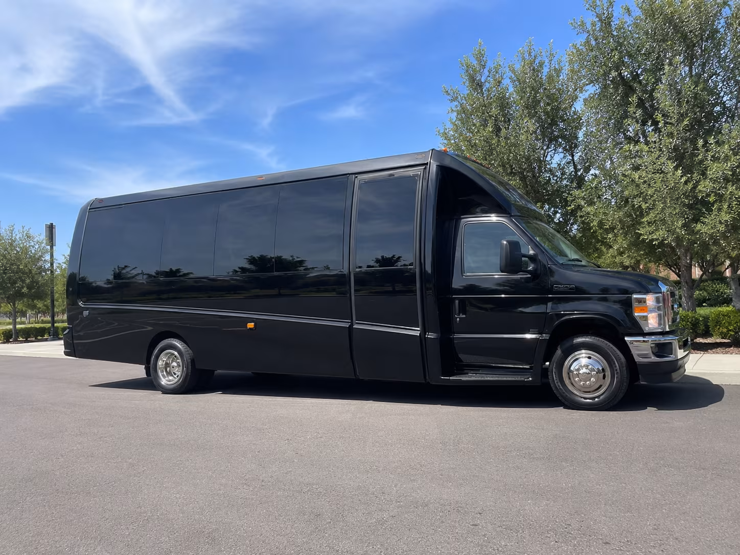 concert bus rentals for groups crossing into new york city