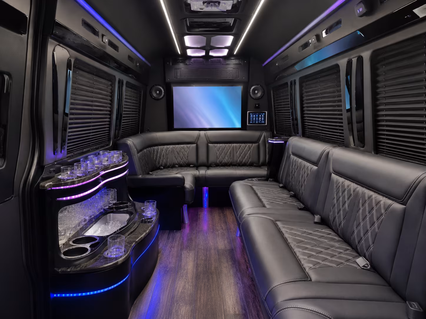prom bus rentals that cover dinner photos and after prom in one itinerary